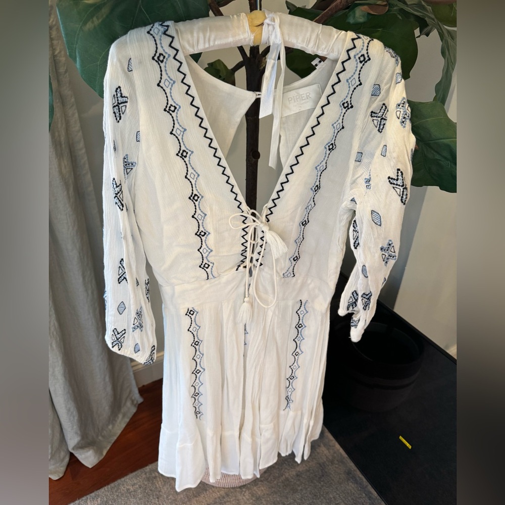 Piper Brand from Bloomingdale’s white & blue lightweight summer dress